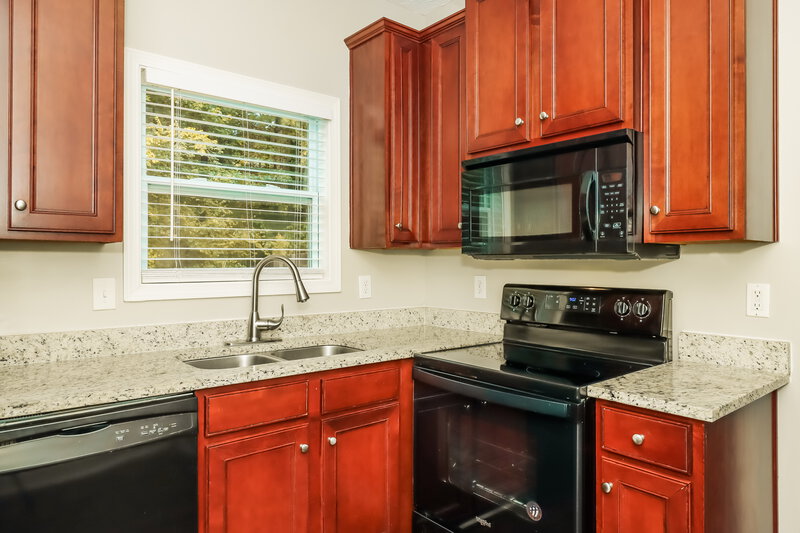 1,905/Mo, 82 Westridge Cir Dallas, GA 30132 Kitchen View 2