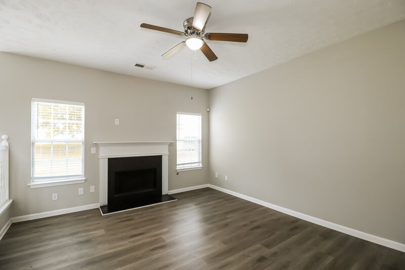 2,125/Mo, 80 Greenway Dr Covington, GA 30016 Family Room View
