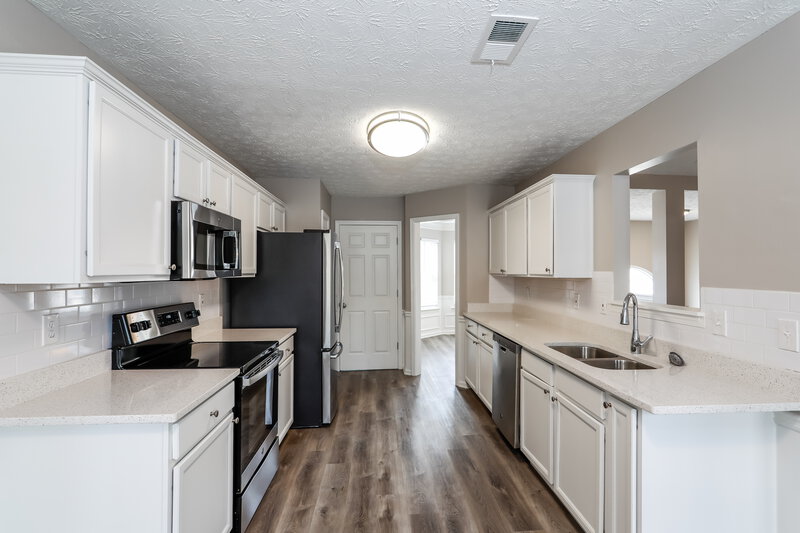 2,480/Mo, 1194 Opie Ln Lawrenceville, GA 30045 Kitchen View 2