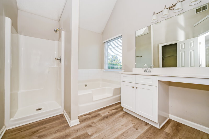 2,075/Mo, 470 Concord Terrace McDonough, GA 30253 Main Bathroom View