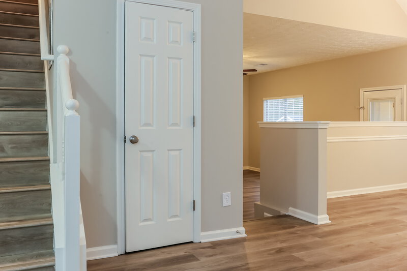 0/Mo, 2555 Greenville Way Decatur, GA 30034 Living Room View 2