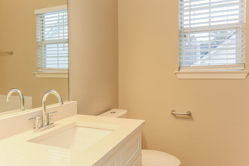 0/Mo, 2555 Greenville Way Decatur, GA 30034 Powder Room View