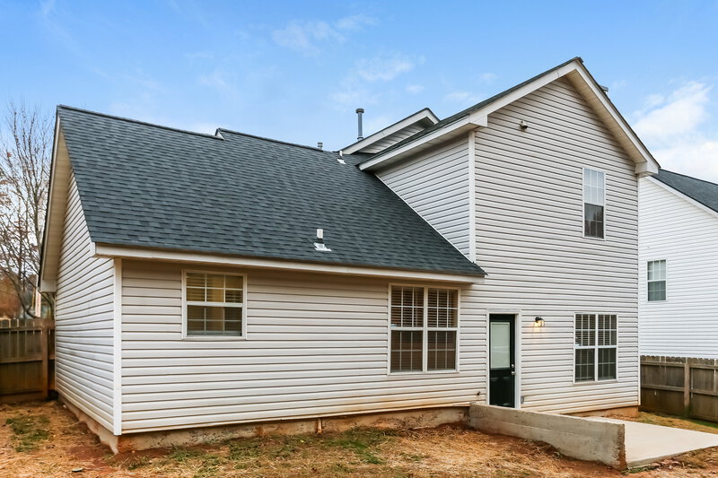 0/Mo, 2555 Greenville Way Decatur, GA 30034 Rear View