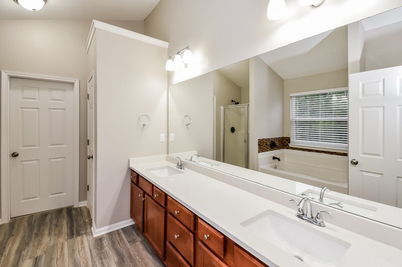 2,665/Mo, 340 Big Sky Pass Atlanta, GA 30349 Main Bathroom View