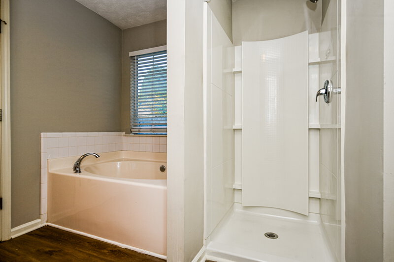 2,045/Mo, 1025 Borrington Ln Stockbridge, GA 30281 Main Bathroom View 2