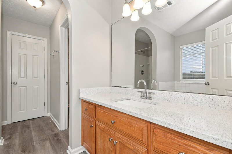 1,985/Mo, 1025 Borrington Ln Stockbridge, GA 30281 Primary Bathroom View 2