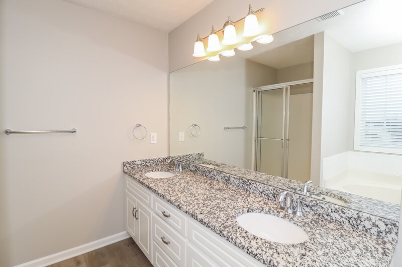 1,915/Mo, 3595 Lynley Mill Dr Dacula, GA 30019 Main Bathroom View