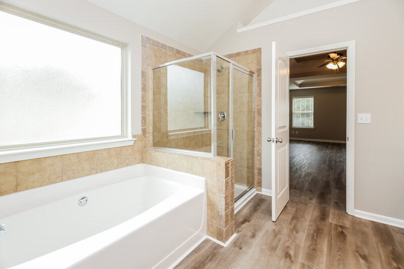 2,215/Mo, 7622 Absinth Dr Atlanta, GA 30349 Main Bathroom View