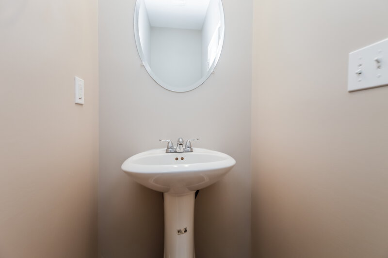 2,215/Mo, 7622 Absinth Dr Atlanta, GA 30349 Bathroom View