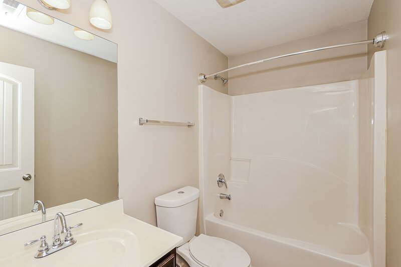 2,635/Mo, 7622 Absinth Dr Atlanta, GA 30349 Bathroom View