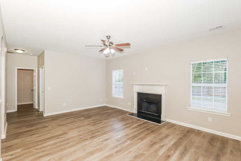2,445/Mo, 6325 Polar Fox Ct Riverdale, GA 30296 Living Room View
