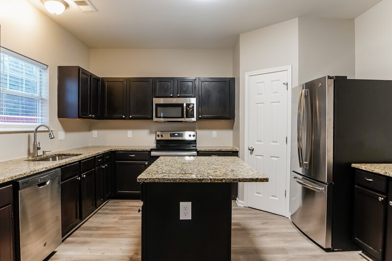 2,420/Mo, 6325 Polar Fox Ct Riverdale, GA 30296 Kitchen View