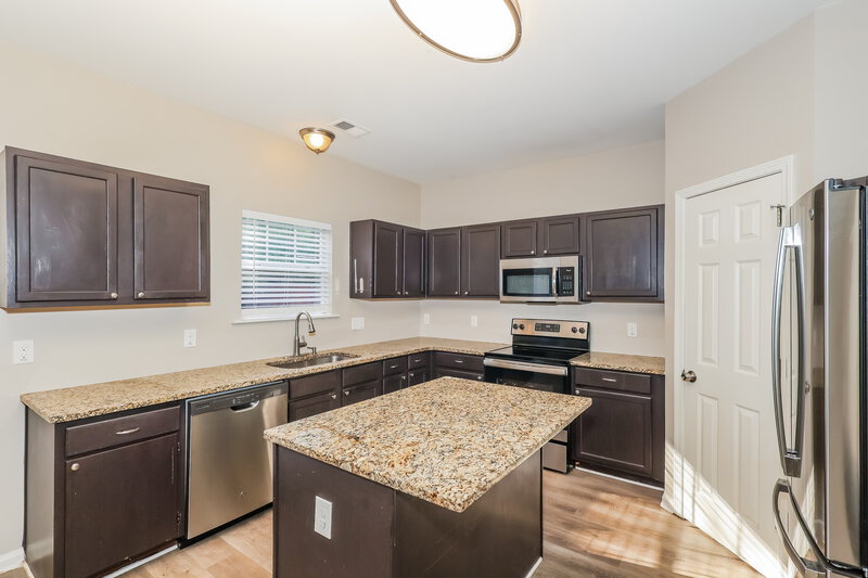 2,445/Mo, 6325 Polar Fox Ct Riverdale, GA 30296 Kitchen View