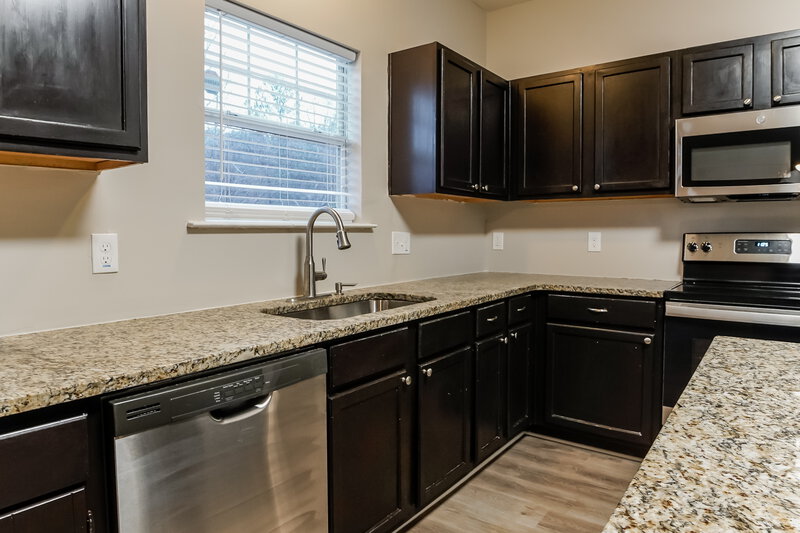 2,420/Mo, 6325 Polar Fox Ct Riverdale, GA 30296 Kitchen View 2