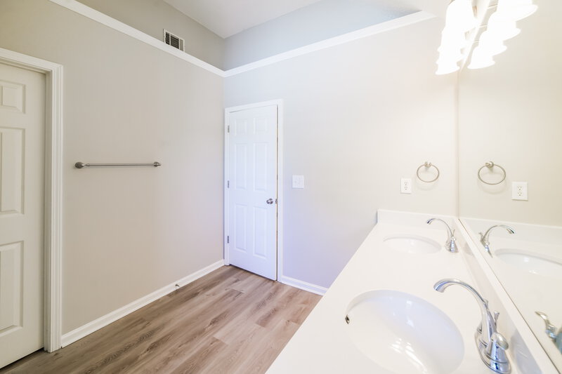 2,110/Mo, 6938 Foxmoor Way Douglasville, GA 30134 Main Bathroom View 2