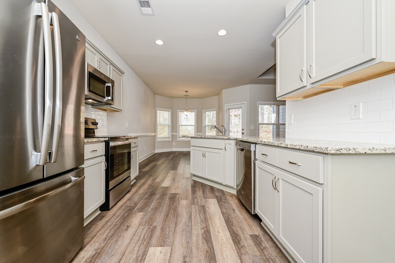 2,015/Mo, 172 Glynn Addy Dr Stockbridge, GA 30281 Kitchen View 2