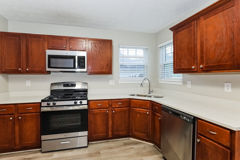 2,180/Mo, 2438 Garnet Ave Riverdale, GA 30296 Kitchen View
