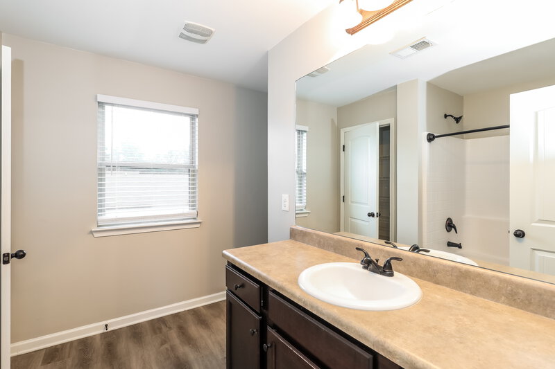 2,335/Mo, 2664 Calvary Dr Hampton, GA 30228 Main Bathroom View