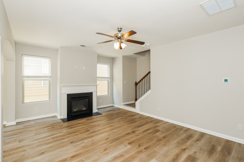 2,410/Mo, 520 Dasheill Ln Atlanta, GA 30349 Living Room View