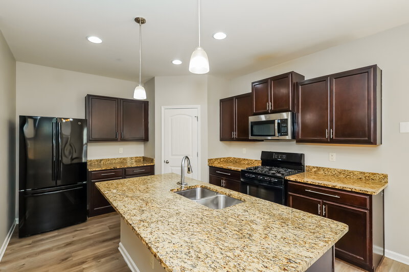2,410/Mo, 520 Dasheill Ln Atlanta, GA 30349 Kitchen View