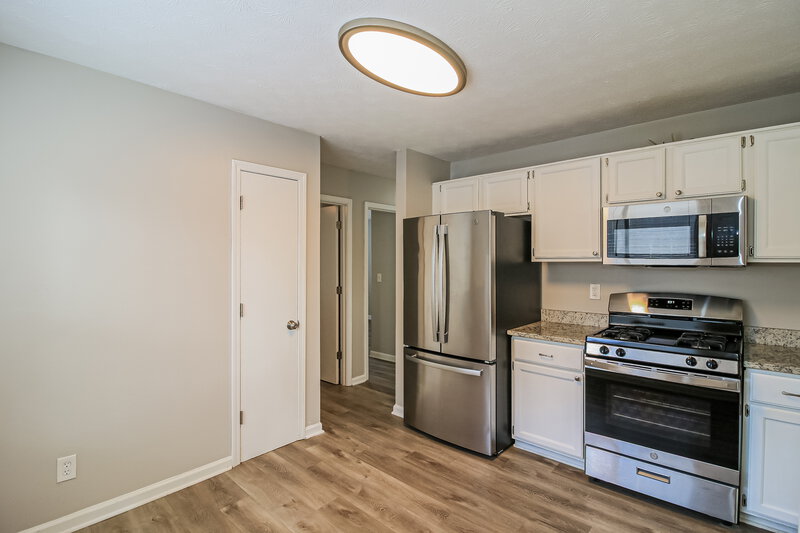 1,925/Mo, 1394 Luther Way Lawrenceville, GA 30043 Kitchen View 2
