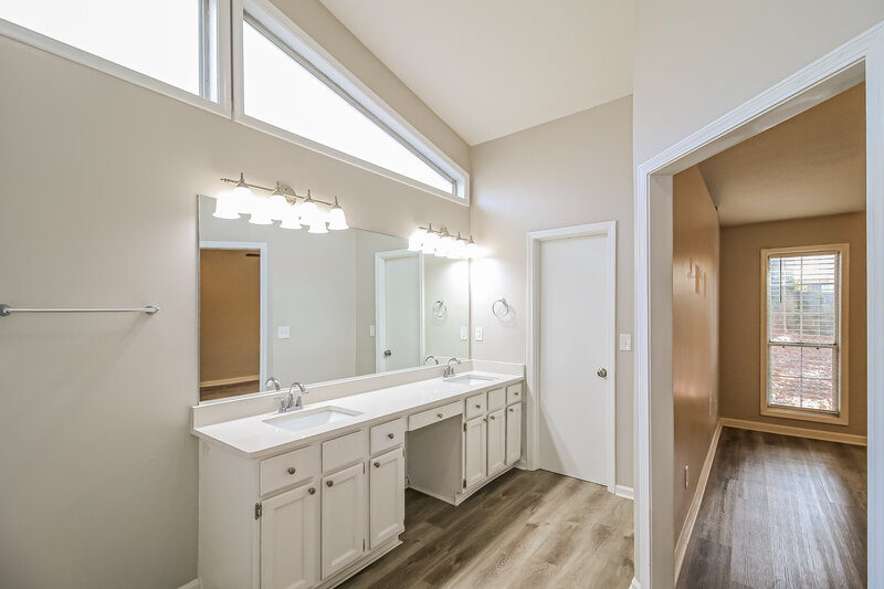 1,925/Mo, 1394 Luther Way Lawrenceville, GA 30043 Main Bathroom View