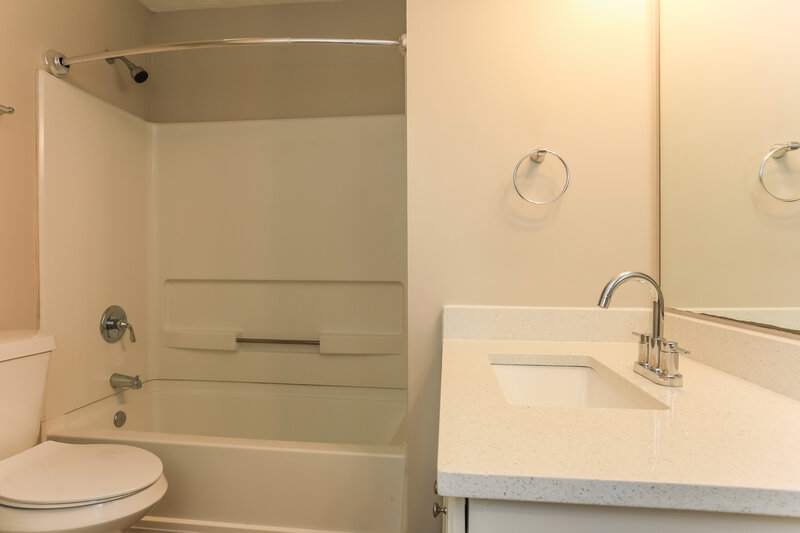 1,940/Mo, 1825 Cutters Mill Way Lithonia, GA 30058 Bathroom View