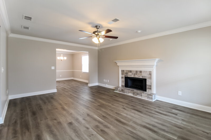 2,480/Mo, 1005 Old Spring Way NE Buford, GA 30518 Living Room View