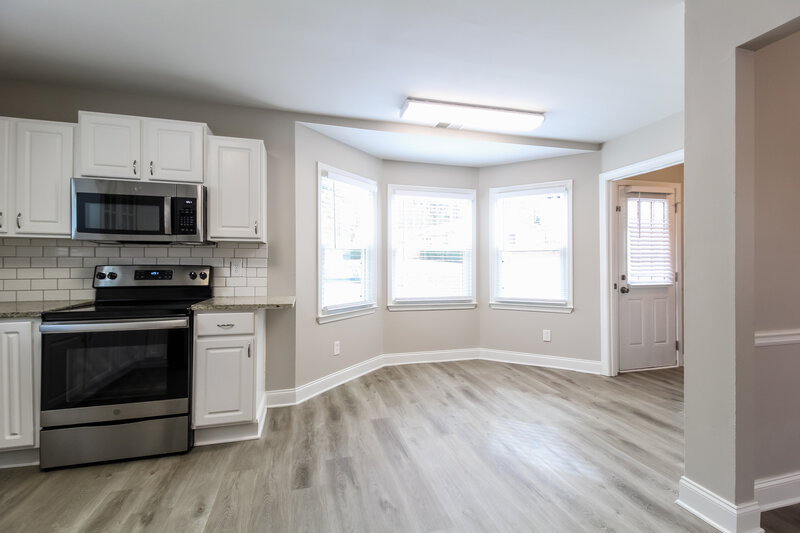 2,480/Mo, 1005 Old Spring Way NE Buford, GA 30518 Kitchen View 2