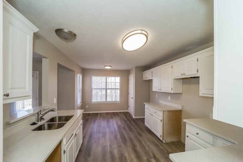 2,370/Mo, 2710 Luke Dr Ellenwood, GA 30294 Kitchen View