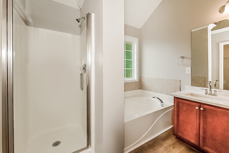 2,470/Mo, 414 Invector Ct Locust Grove, GA 30248 Main Bathroom View 2