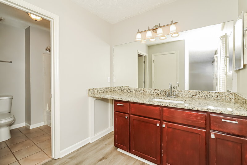 2,310/Mo, 4067 Keheley Glen Dr Marietta, GA 30066 Main Bathroom View
