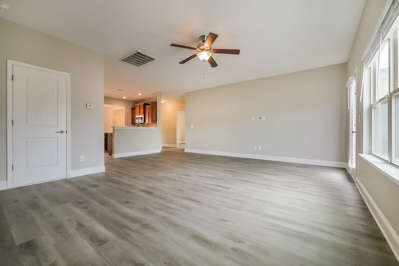 2,210/Mo, 231 Galway Ln Hampton, GA 30228 Living Room View 2