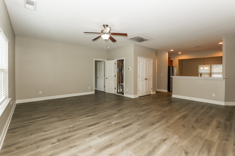 2,095/Mo, 231 Galway Ln Hampton, GA 30228 Living Room View 2