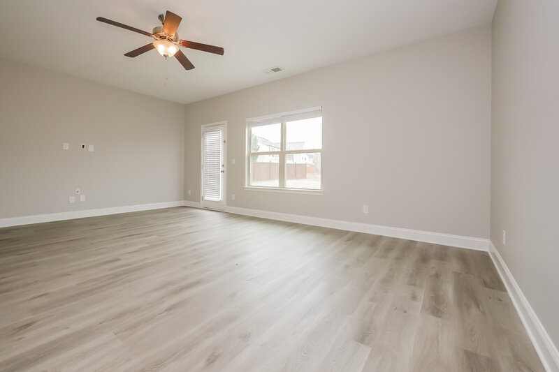 2,210/Mo, 231 Galway Ln Hampton, GA 30228 Living Room View 3