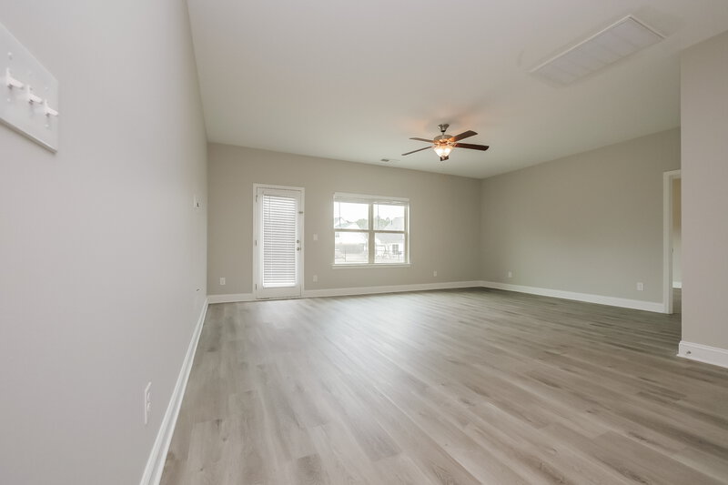 2,210/Mo, 231 Galway Ln Hampton, GA 30228 Living Room View 4