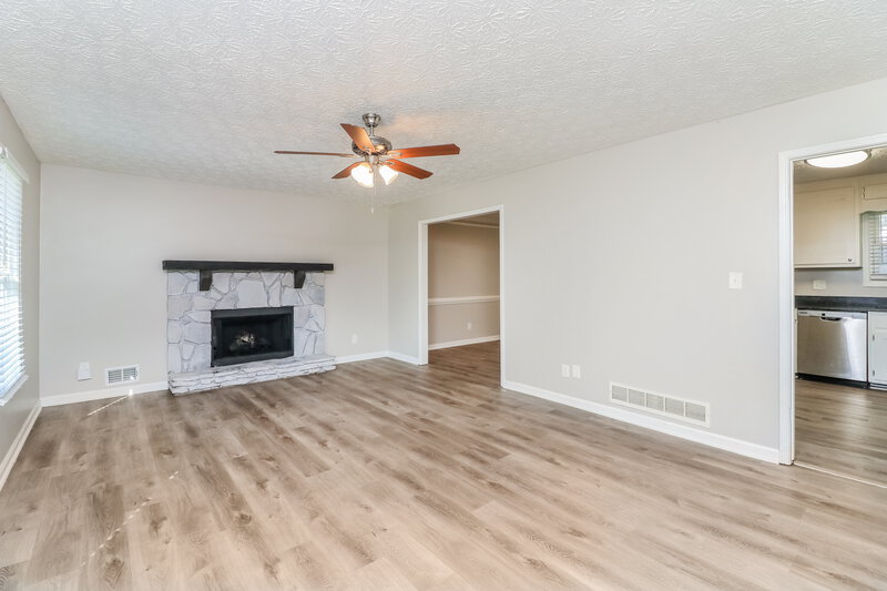 2,285/Mo, 2920 Sandstone Trail Marietta, GA 30064 Living Room View 2