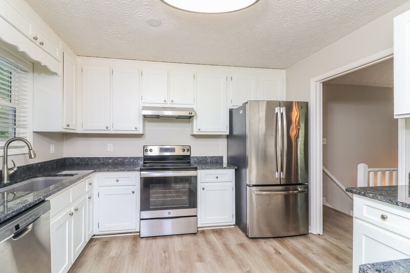 2,285/Mo, 2920 Sandstone Trail Marietta, GA 30064 Kitchen View 2