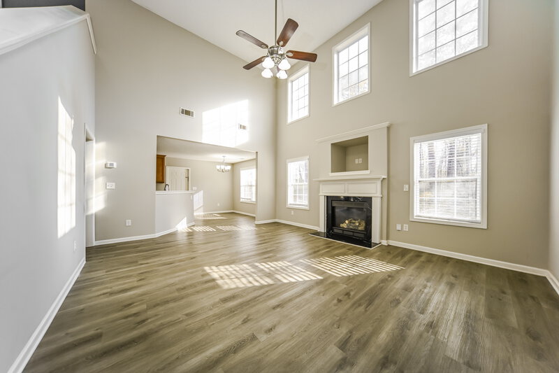 2,125/Mo, 859 Betsy Ross Trail Hampton, GA 30228 Living Room View 2