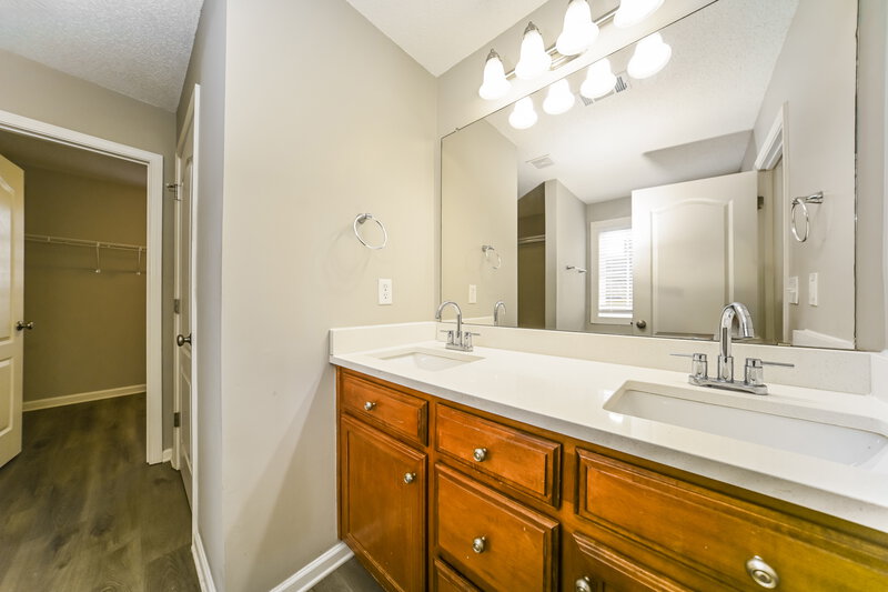 2,125/Mo, 859 Betsy Ross Trail Hampton, GA 30228 Main Bathroom View