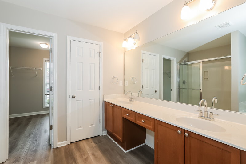 2,350/Mo, 1068 High Tide Trail Loganville, GA 30052 Main Bathroom View