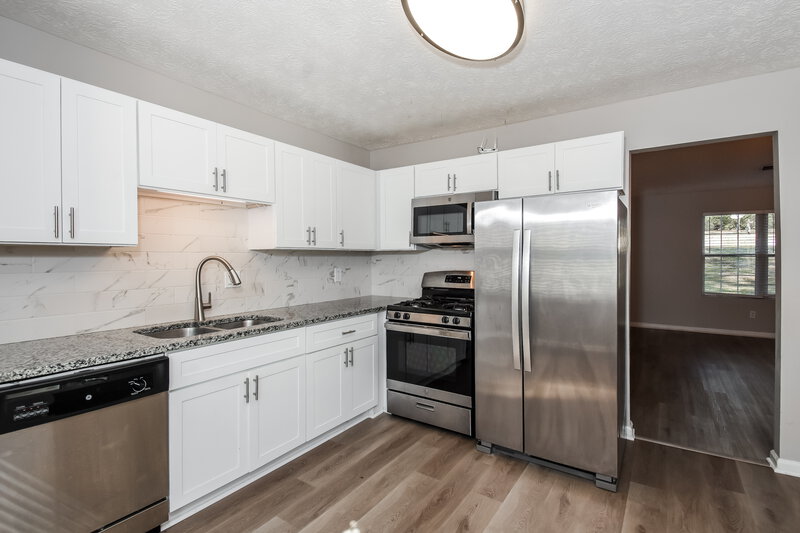 1,920/Mo, 169 Bentley Pkwy Woodstock, GA 30188 Kitchen View
