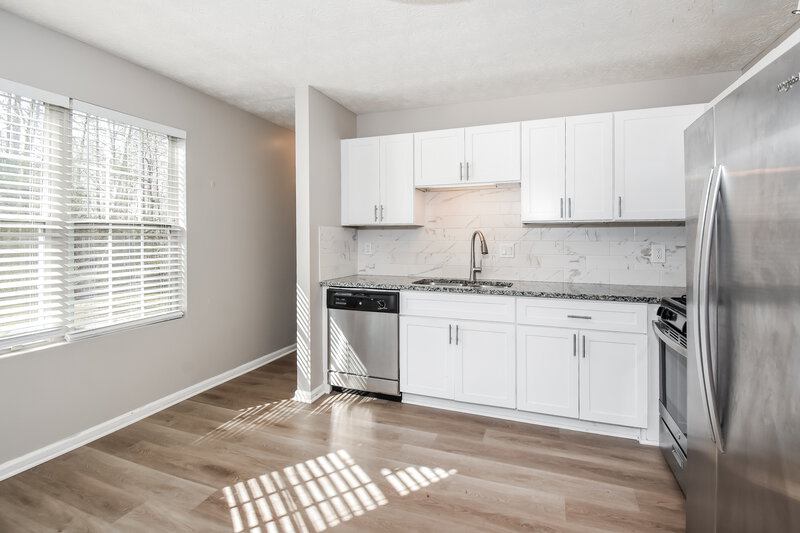 1,920/Mo, 169 Bentley Pkwy Woodstock, GA 30188 Kitchen View 2