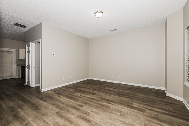1,800/Mo, 145 Prescott Ct Newnan, GA 30265 Living Room View 2