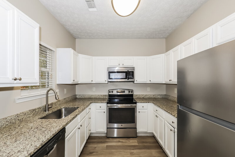 1,800/Mo, 145 Prescott Ct Newnan, GA 30265 Kitchen View
