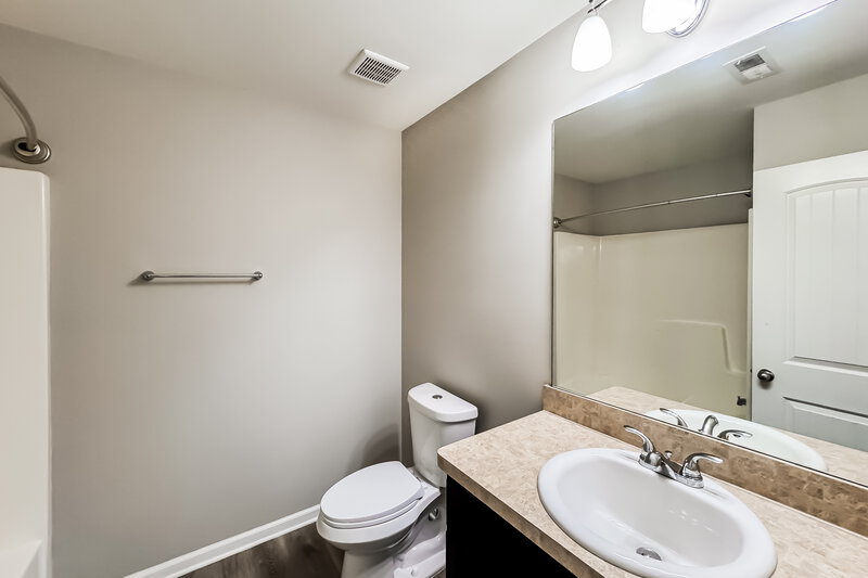 1,850/Mo, 525 Arrowhead Dr Dallas, GA 30132 Bathroom View