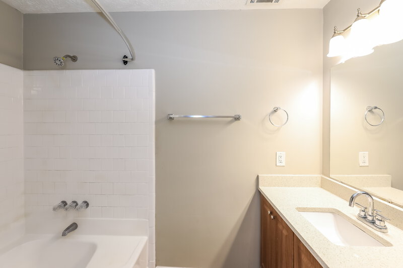 3,430/Mo, 527 Brookfield Way Jonesboro, GA 30238 Main Bathroom View