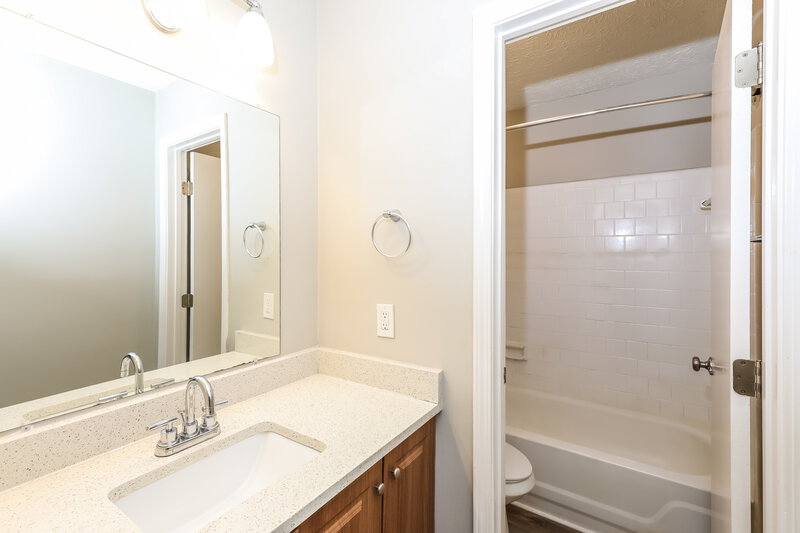 3,430/Mo, 527 Brookfield Way Jonesboro, GA 30238 Bathroom View