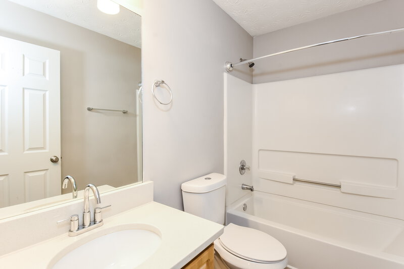 1,820/Mo, 180 Creekview Blvd Covington, GA 30016 Bathroom View