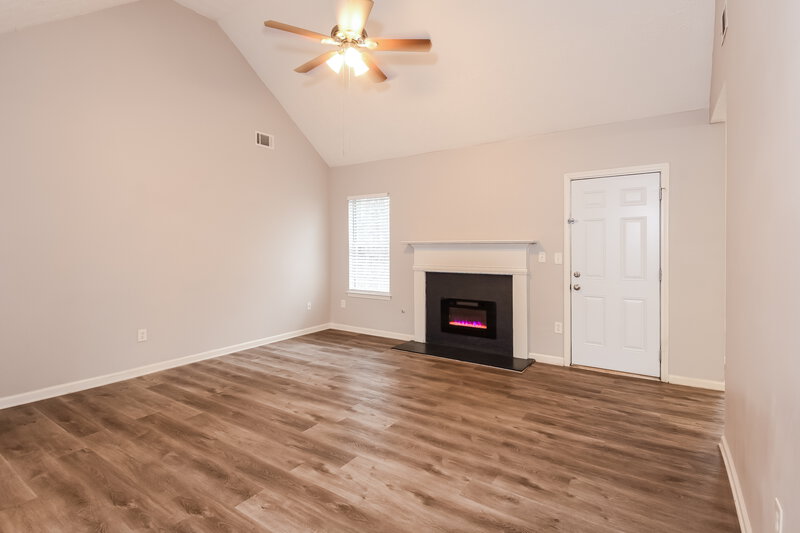 1,820/Mo, 180 Creekview Blvd Covington, GA 30016 Living Room View